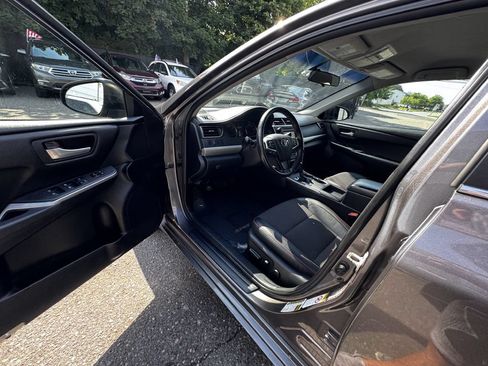 Used 2016 Toyota Camry SE FWD image 13