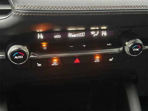 Used 2023 MAZDA MAZDA3 s image 28