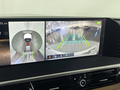 Used 2025 INFINITI QX80 Sensory image 18