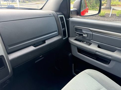 Used 2019 RAM 1500 Classic SLT AWD/4WD image 17