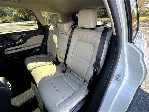 New 2026 Lincoln Corsair Premiere image 10