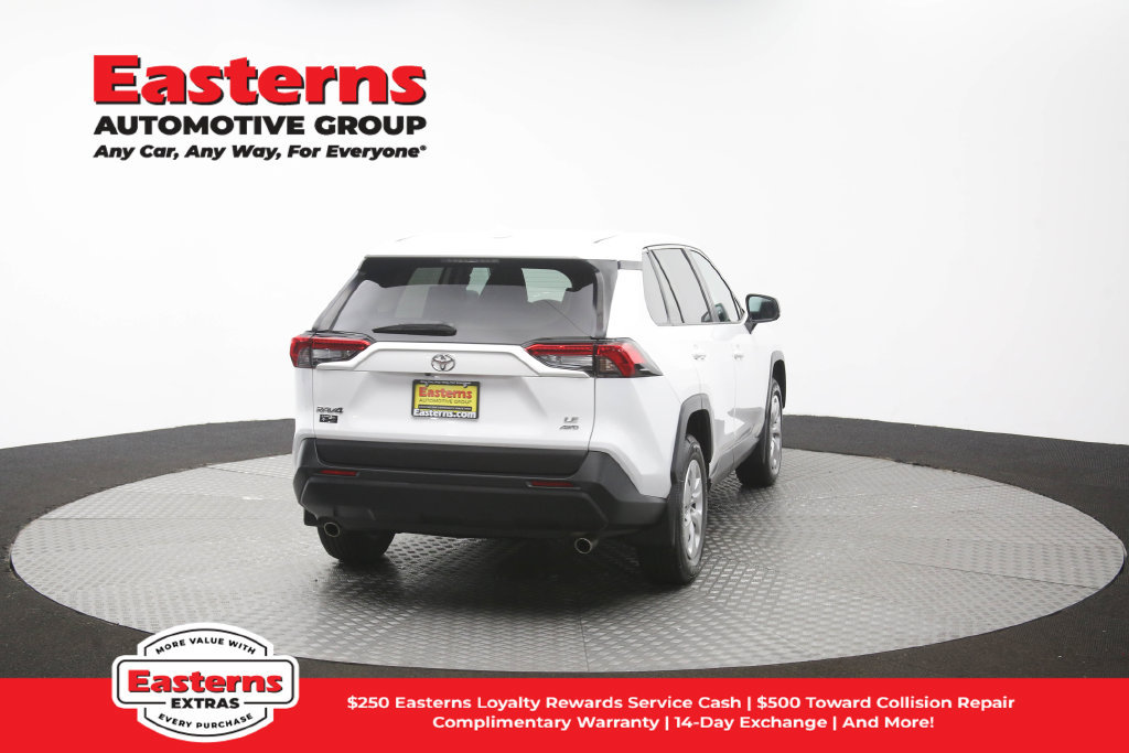 Used 2023 Toyota RAV4 LE AWD/4WD image 39