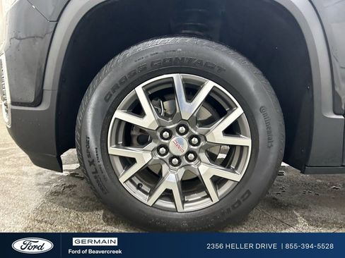 Used 2023 GMC Acadia SLE image 13