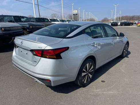 Used 2022 Nissan Altima 2.5 SV w/ SV Premium Package image 4