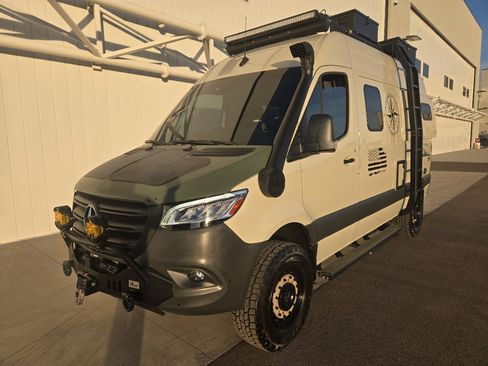 Used 2020 Mercedes-Benz Sprinter 2500 image 1