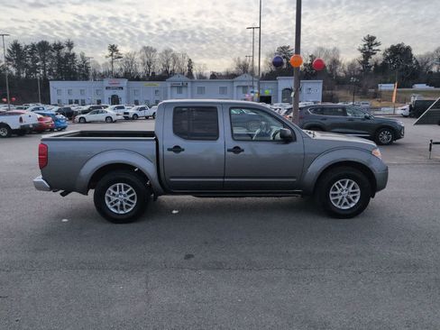 Used 2019 Nissan Frontier SV image 9