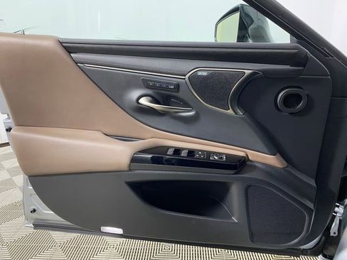 Used 2024 Lexus ES 350 Ultra Luxury w/ Accessory Package (Z1) image 20