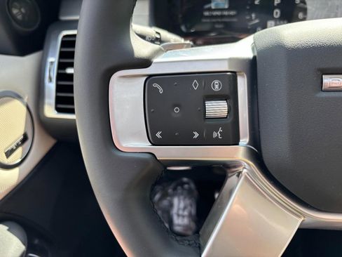 Certified 2025 Land Rover Discovery Dynamic SE image 22