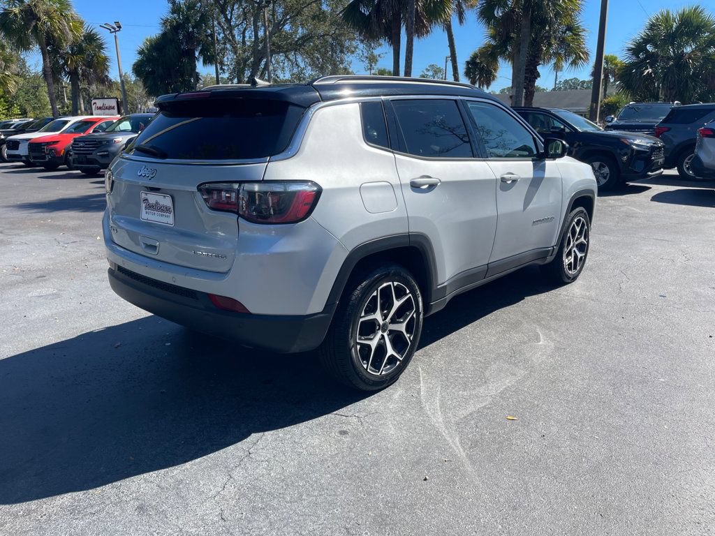 Used 2025 Jeep Compass Limited AWD/4WD image 5