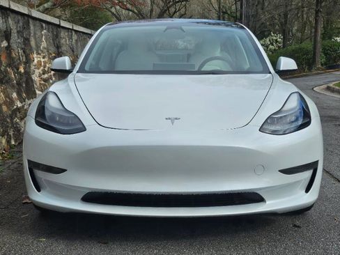 Used 2023 Tesla Model 3 Standard Range image 5