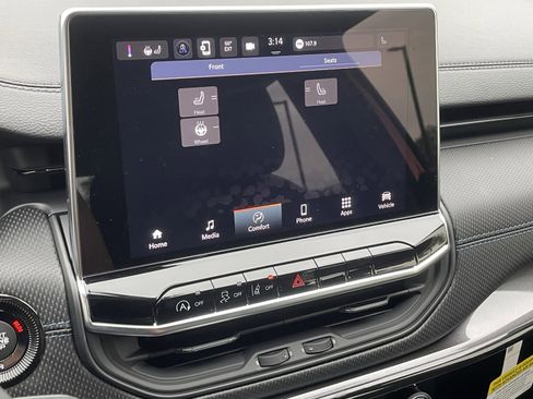 New 2026 Jeep Compass Latitude AWD/4WD image 19