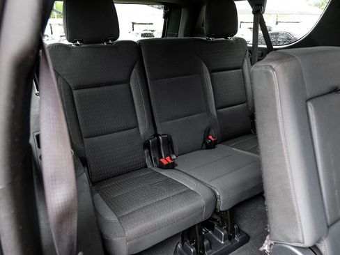 Used 2022 GMC Yukon XL SLE image 41