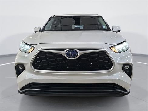 Used 2020 Toyota Highlander LE image 8