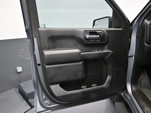Used 2021 Chevrolet Silverado 1500 Custom image 11
