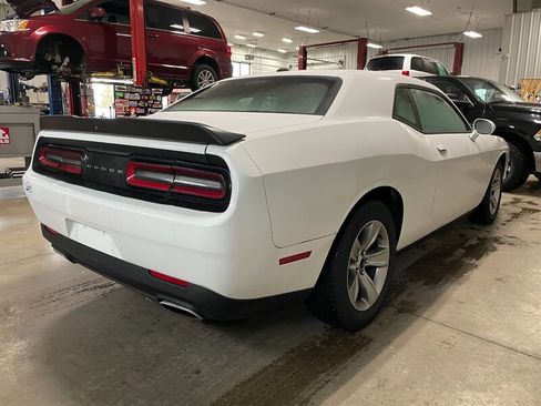 Used 2020 Dodge Challenger SXT image 5