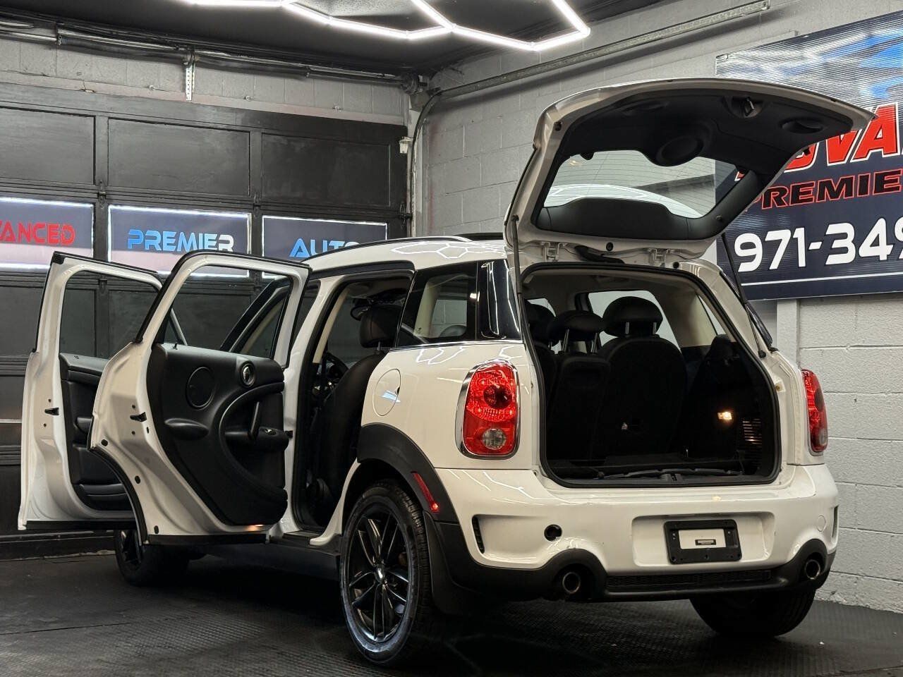 Used 2014 MINI Cooper Countryman S w/ Premium Package AWD/4WD image 16