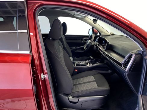 Used 2025 Kia Sorento LX FWD image 28