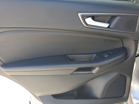 Certified 2024 Ford Edge SE w/ Black Appearance Package image 27