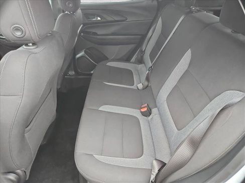 Used 2024 Chevrolet TrailBlazer LT w/ LT Cold Weather Package FWD image 23