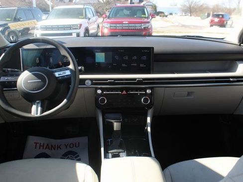 Used 2025 Hyundai Tucson SEL image 11