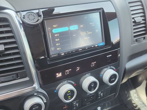 Used 2018 Toyota Sequoia TRD Sport AWD/4WD image 8
