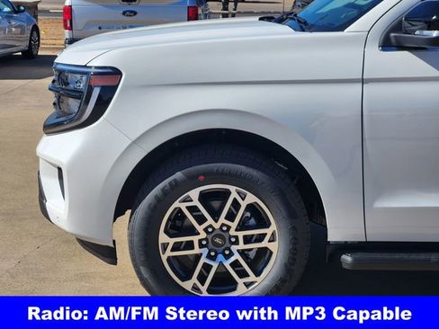 New 2026 Ford Expedition Active image 9