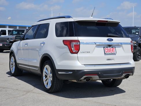 Used 2018 Ford Explorer Limited w/ Ford Safe & Smart Package FWD image 7