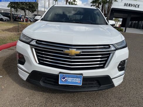 Used 2023 Chevrolet Traverse Premier image 2