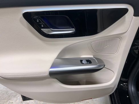 Used 2025 Mercedes-Benz C 300 4MATIC Sedan image 24