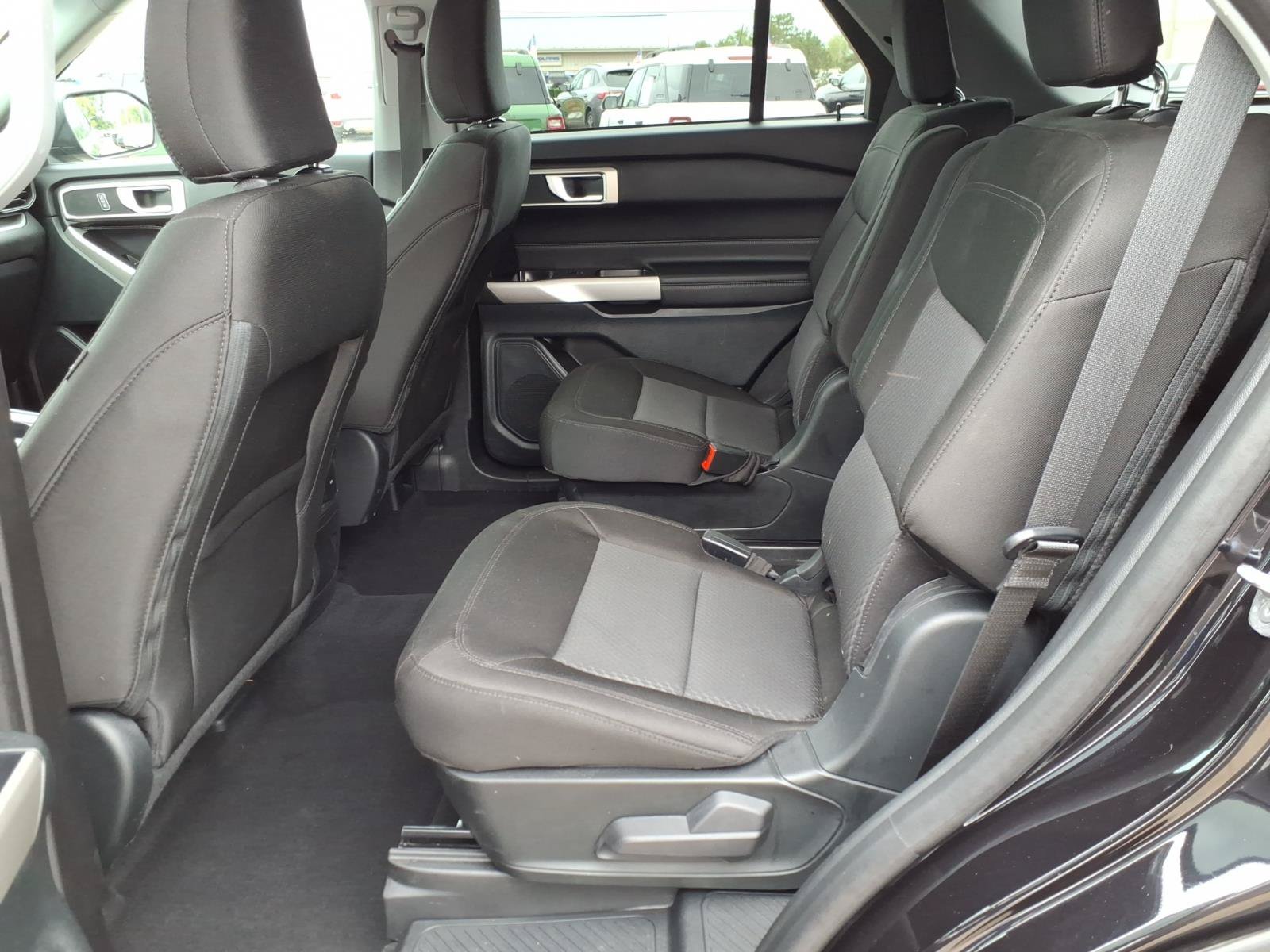 Used 2023 Ford Explorer XLT AWD/4WD image 14
