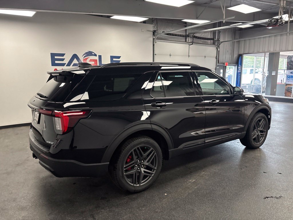 New 2026 Ford Explorer ST-Line w/ ST-Line Street Pack AWD/4WD image 12
