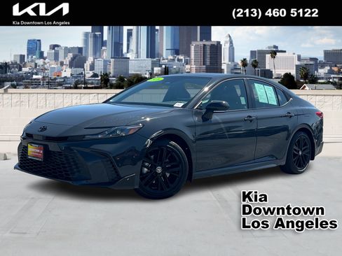 Used 2026 Toyota Camry SE w/ Convenience Package FWD image 1