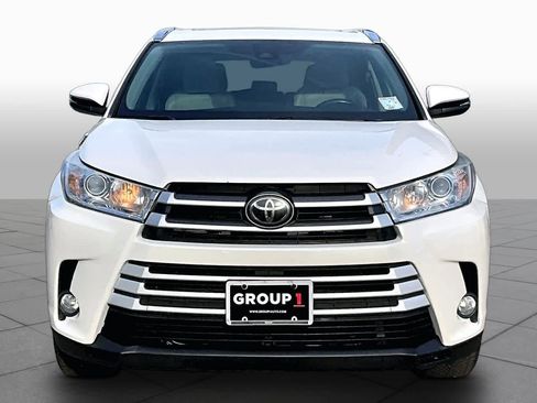 Used 2018 Toyota Highlander XLE AWD/4WD image 4
