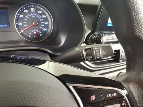 Used 2020 Kia Forte LXS FWD image 27