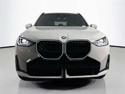Used 2026 BMW X3 xDrive30i w/ Premium Package AWD/4WD image 3