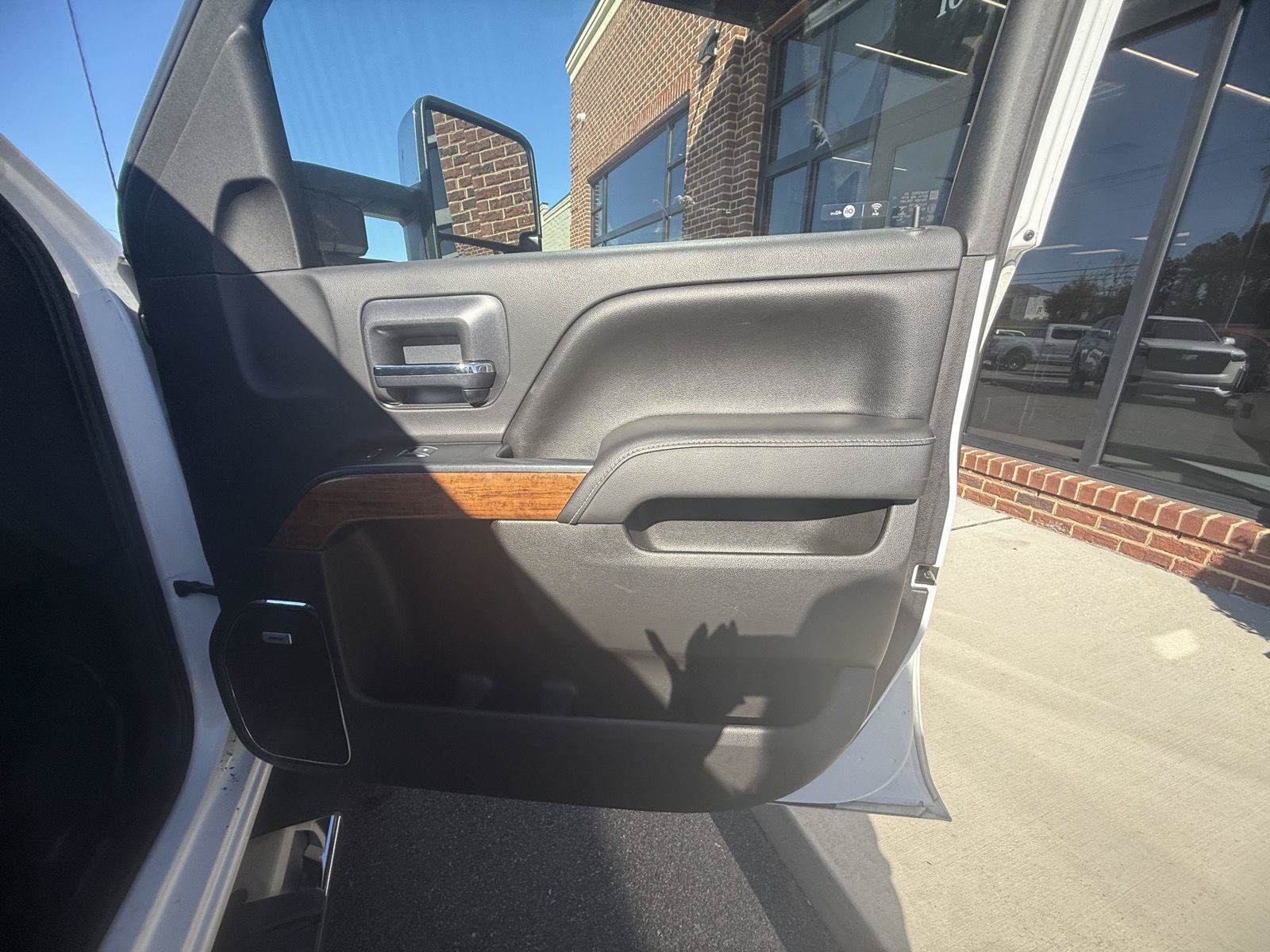Used 2017 Chevrolet Silverado 2500 High Country w/ Duramax Plus Package AWD/4WD image 26