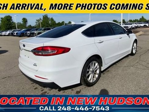 Used 2020 Ford Fusion SE FWD image 2