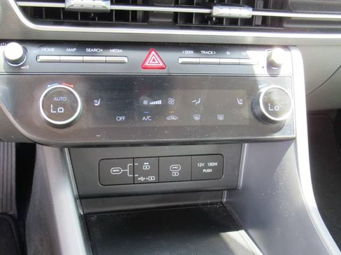 Used 2025 Hyundai Sonata SEL FWD image 22
