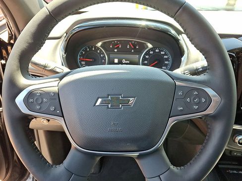Used 2022 Chevrolet Traverse RS AWD/4WD image 16
