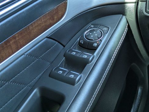 Used 2017 Ford Explorer Platinum AWD/4WD image 26