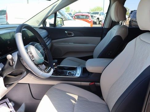 New 2026 Kia Carnival EX FWD image 23