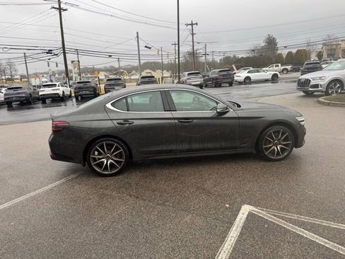 Used 2025 Genesis G70 2.5T image 13