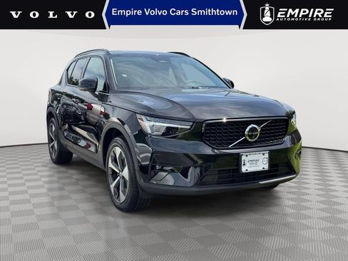 Used 2026 Volvo XC40 B5 Plus w/ Protection Package Premier AWD/4WD image 1