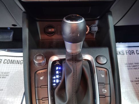 Used 2022 Hyundai Kona Limited image 16