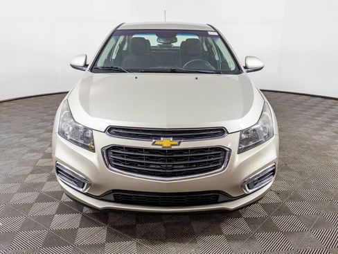 Used 2015 Chevrolet Cruze LT image 20