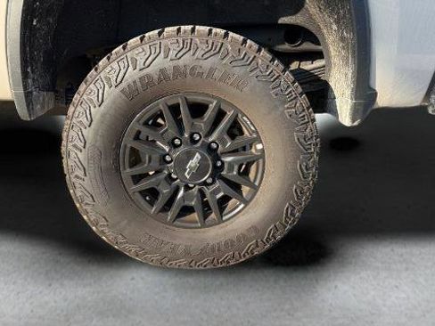 Used 2026 Chevrolet Silverado 2500 ZR2 AWD/4WD image 18