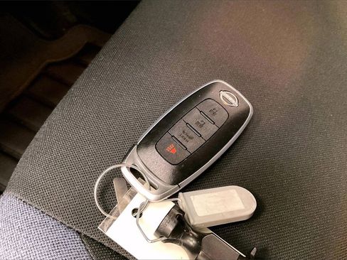 Certified 2025 Nissan Versa SV w/ Trunk Package image 10