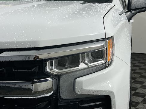 Used 2025 Chevrolet Silverado 1500 LT AWD/4WD image 11