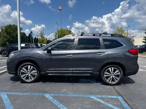 Used 2022 Subaru Ascent Touring AWD/4WD image 2