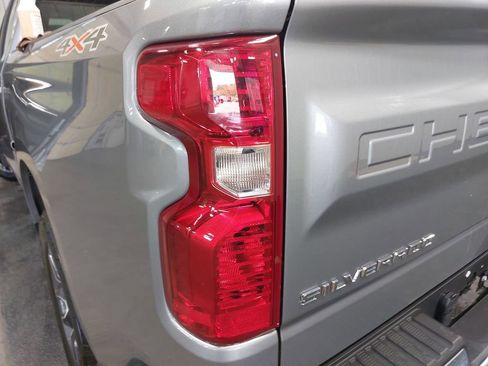 Used 2023 Chevrolet Silverado 1500 LT AWD/4WD image 33